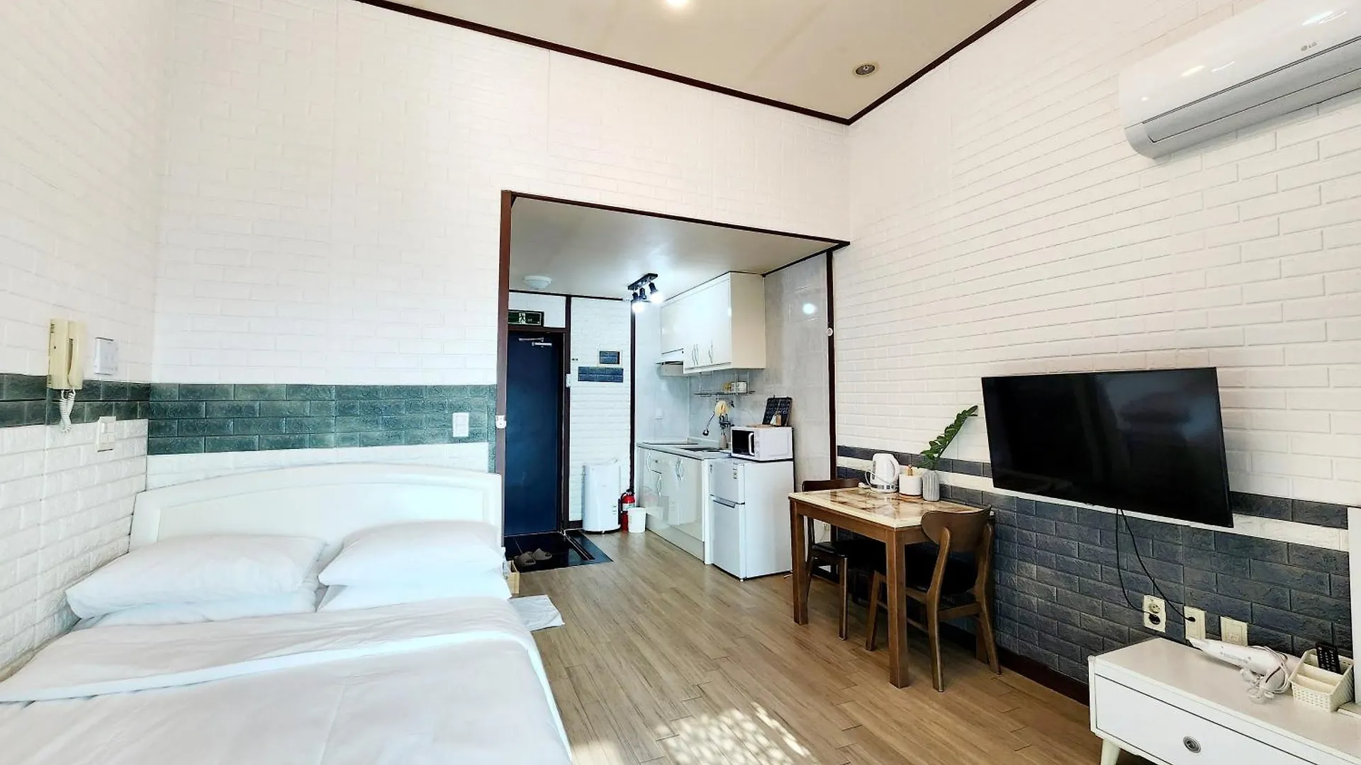 Pureun Jeju Pension Seogwipo 0*,  South Korea